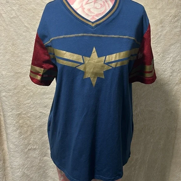 Her Universe Captain Marvel Avengers jersey size small NWT - Picture 2 of 4